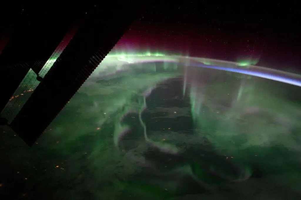 aurora borealis iss 2017 scaled 1 1024x682
