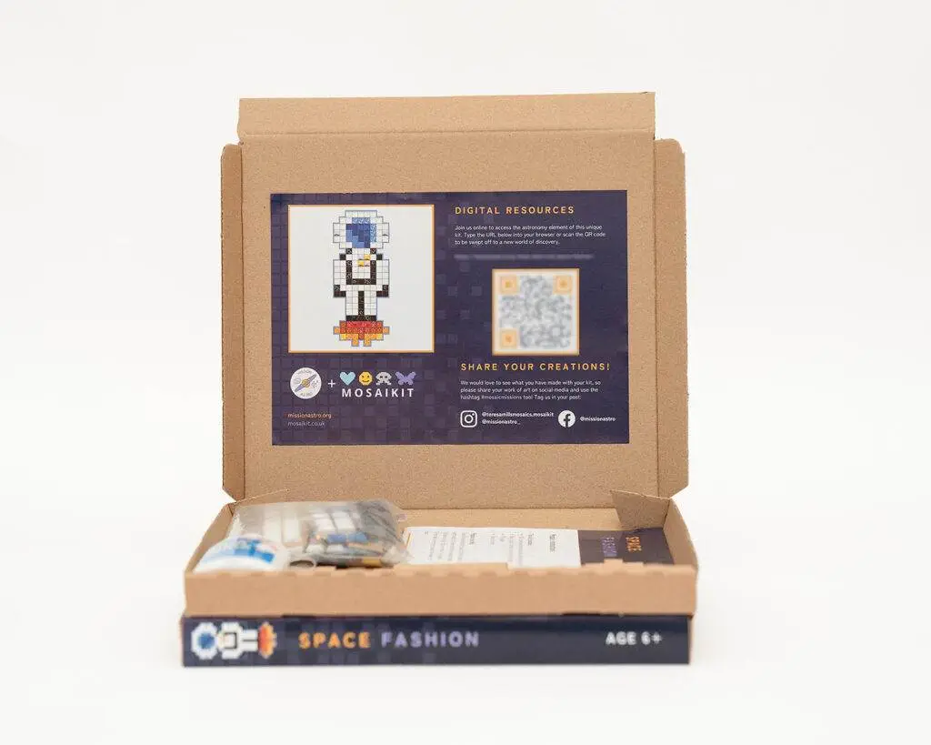 Space Fashion Mosaic Kit